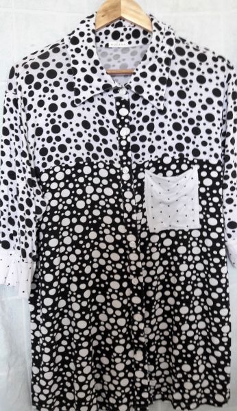 Blusa de poás preto/branco Modena