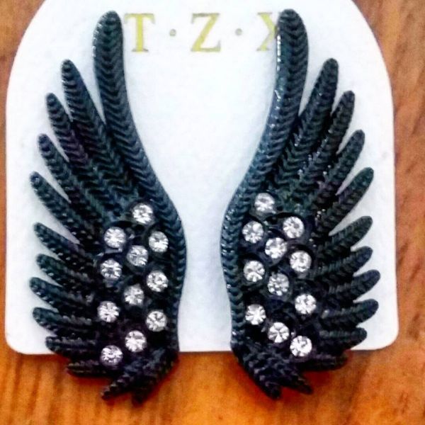 Brinco Black Wings