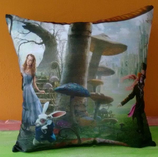 Almofada Alice no País da Maravilhas 2