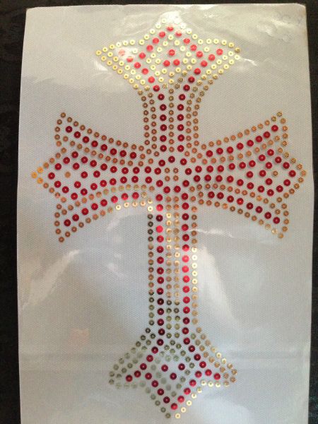 Estampa de crucifixo em lantejoula