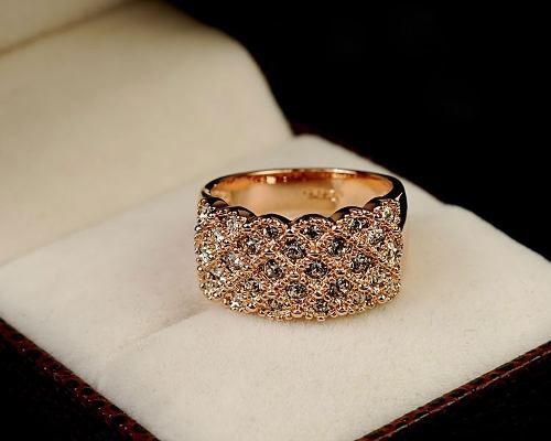 Anel Feminino Banhado Ouro Rose 18k Cravejado de Cristais Austríacos Swarovski Mais Estojo de Veludo