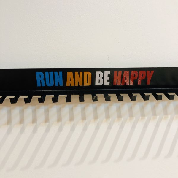 Porta medalha RUN AND BE HAPPY