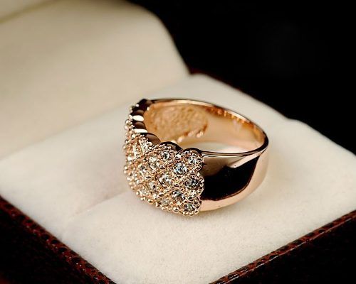 Anel Feminino Banhado Ouro Rose 18k Cravejado de Cristais Austríacos Swarovski Mais Estojo de Veludo