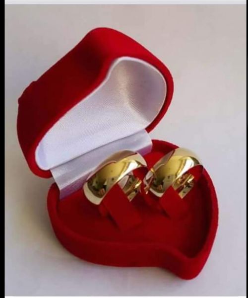 Par de aliança tradicional sem revestimento de inox de 7 a  9mm