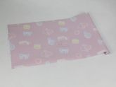papel-de-parede-com-fundo-rosa-claro-detalhes-em-branco-e-tons-de-rosa-e-marrom-infantil-MODELO 05