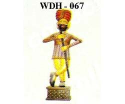HOMEM ( VIGIA ) EM MADEIRA COM 1.80 CM ALTURA