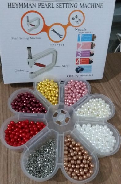***Maquina+Caixa flor de pérolas sem furo tam 6+rebites Peso total 200g