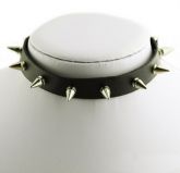 Choker com espinhos