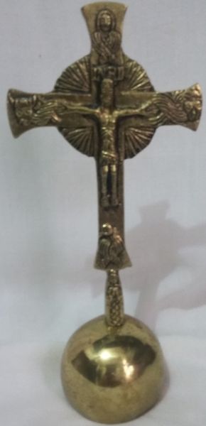 Crucifixo de mesa de metal