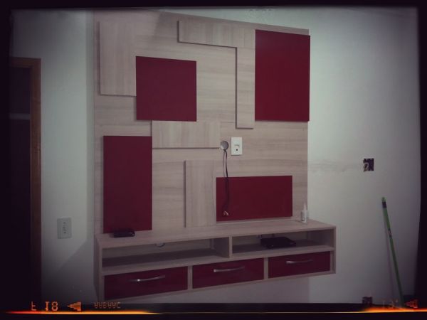 PAINEL BEJE E VERMELHO