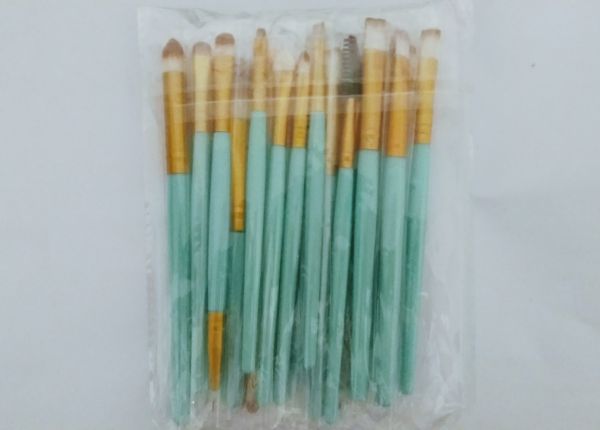 Kit com 20 pincéis na cor verde com dourado