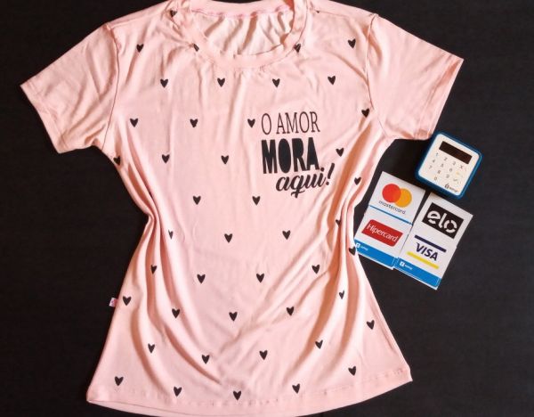 T-shirt (O amor mora aqui)