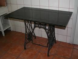 Pé de Maquina c/ Tampo de Vidro