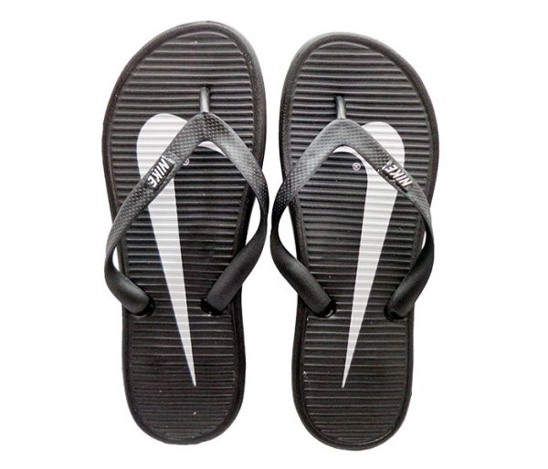 Chinelo Nike Color Preto e Prata 69
