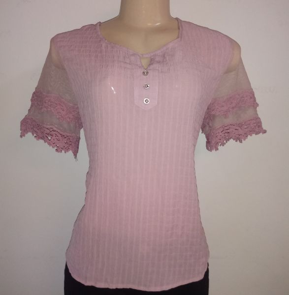 BLUSA TRABALHADA EM RENDA E TULE