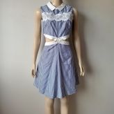 VESTIDO COM ABERTURA LATERAL LISTRADO