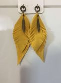 Brinco Pena Amarelo