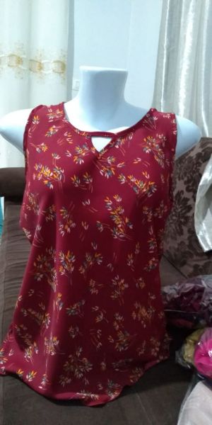 BLUSA SEM MANGA FLORES