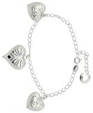 Pulseira folheada a prata, contendo três corações - Cod: P334 P