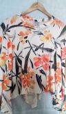 Blusa floral M nova
