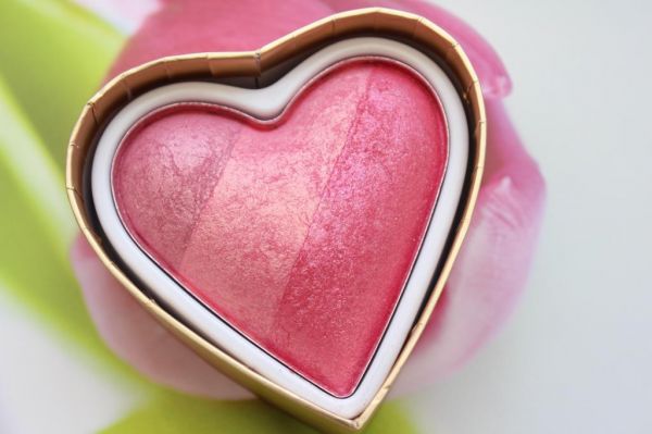 Blushing Hearts - I Heart Makeup