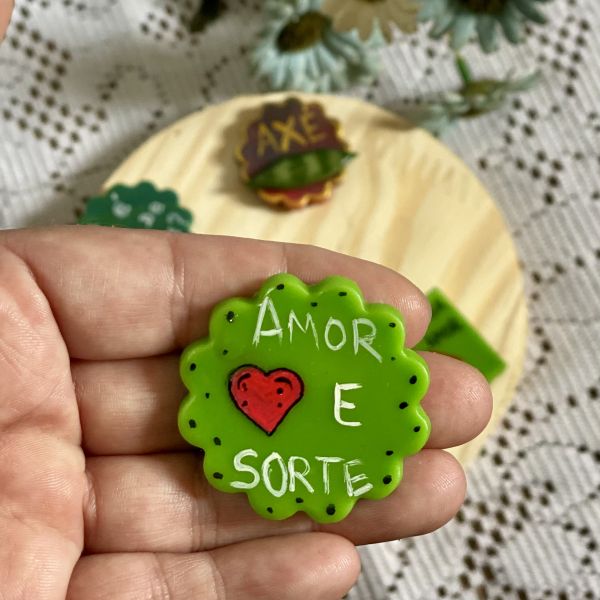 Imã pintado a mão