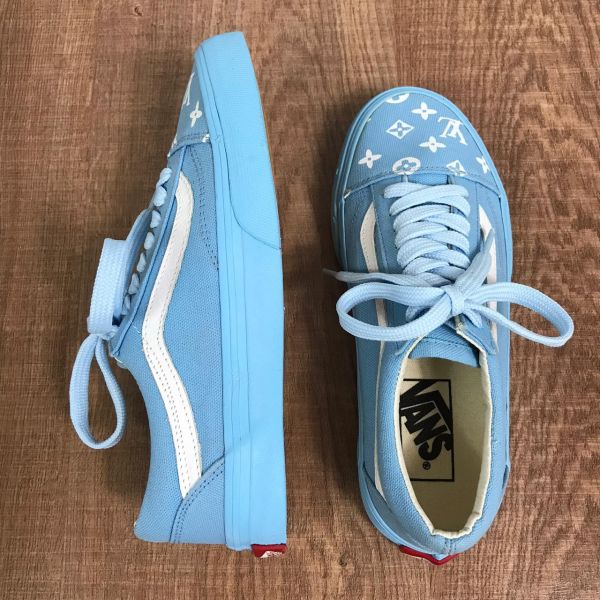 Sapatênis Vans - Modelo Louis Vuitton Azul Bebê      Marca: Vans     REF. svl01