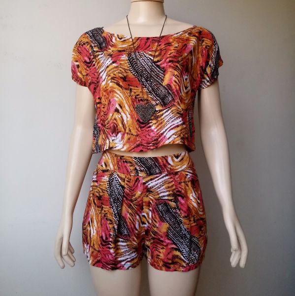 CONJUNTO CROPPED + SHORT