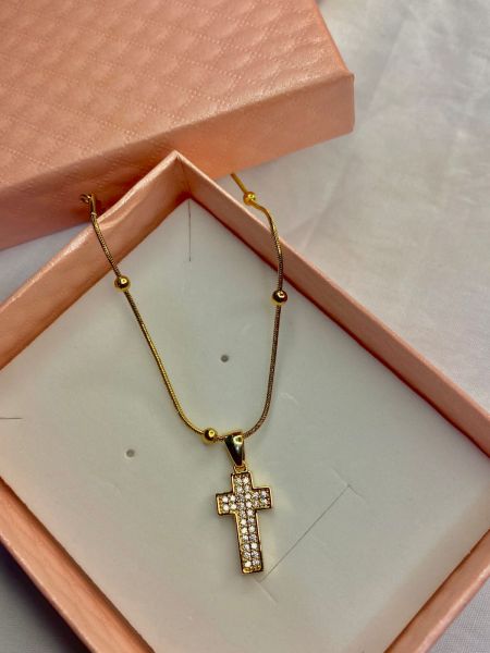 *pulseira feminina com pingente cravejado de aço inoxidável*