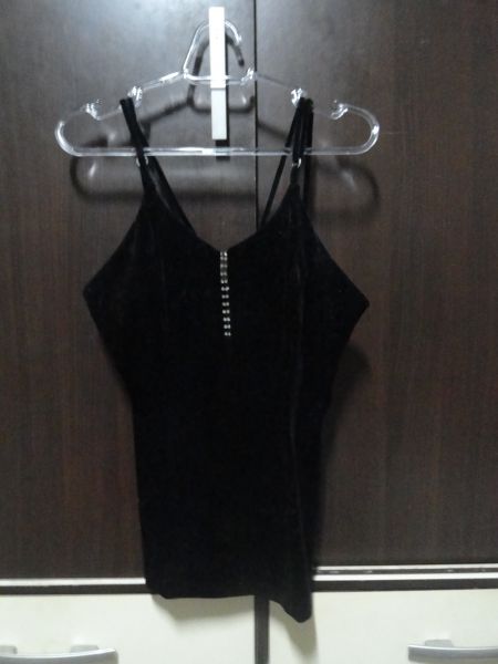 Blusinha Veludo Preta Alças 24 Diamantes