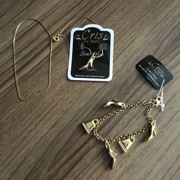 Conjunto de Pulseira e Corrente de sapatinho