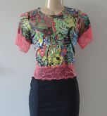 BLUSA FLORAL COM RENDA