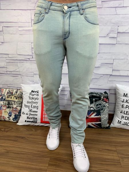Calça Jeans Calvin Klein      Marca: Calvin Klein     REF. EDZ88