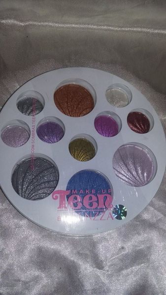 MAKE-UP TEEM
