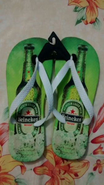 chinelo Heineken