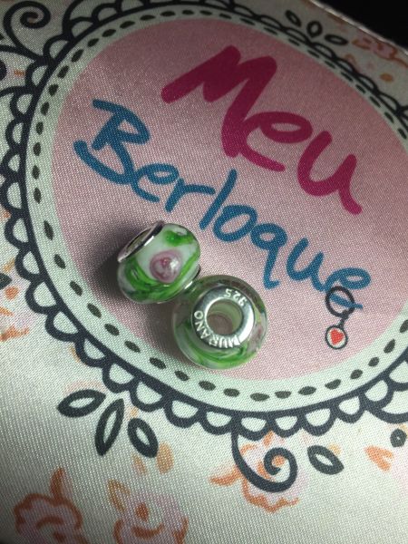 Murano branco com rosa e verde (unidade)