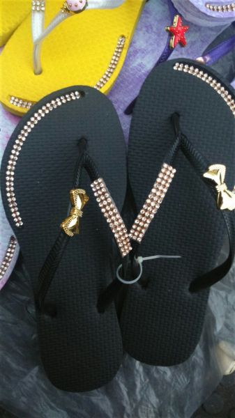 CHINELOS COM PEDRARIAS STRASS VAREJO