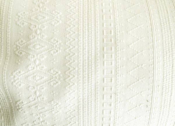calça feminina branca offwhite (46)cintura alta, tecido jacquard arabescos geométricos grosso