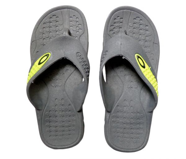 Chinelo Oakley Grafite e Verde