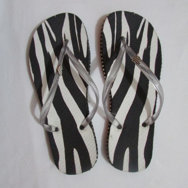 chinelo strass com estampa zebra