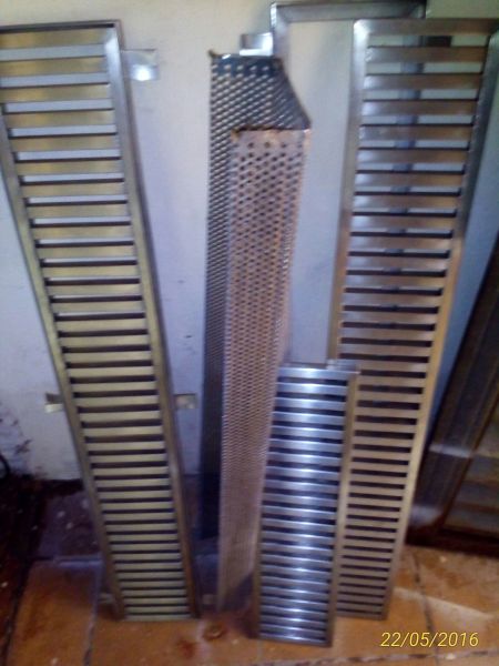 Grelha com cesto para insetos 100 x 10 x 10 mt