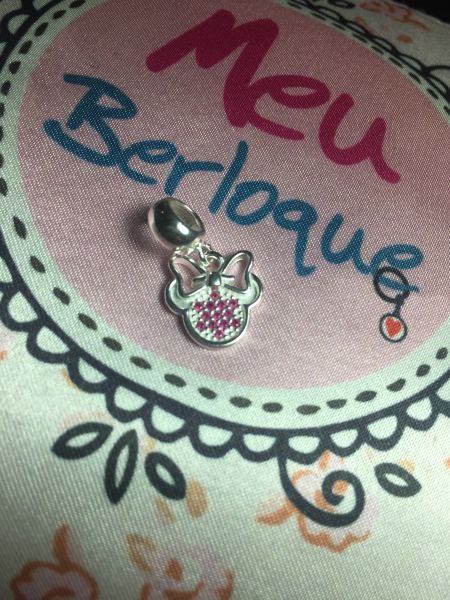 Minnie com detalhe rosa