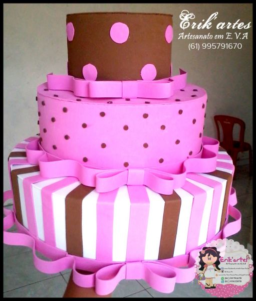 Aluguel bolo cenografico rosa e marron