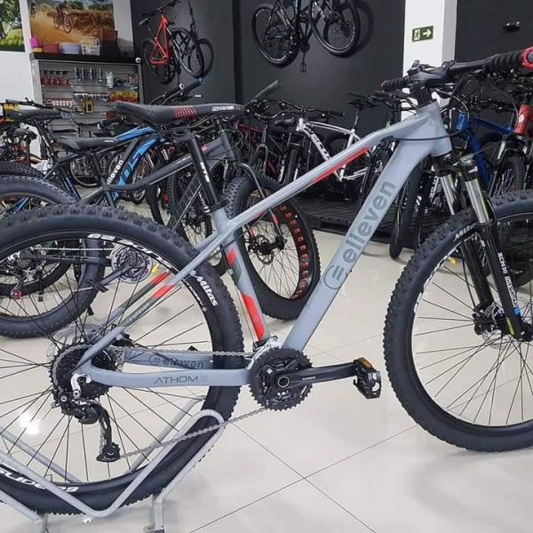Bicicleta aro 29 alumínio  ellevem athom 27 velocidades