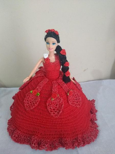 BONECAS COM VESTIDOS DE CROCHÊ