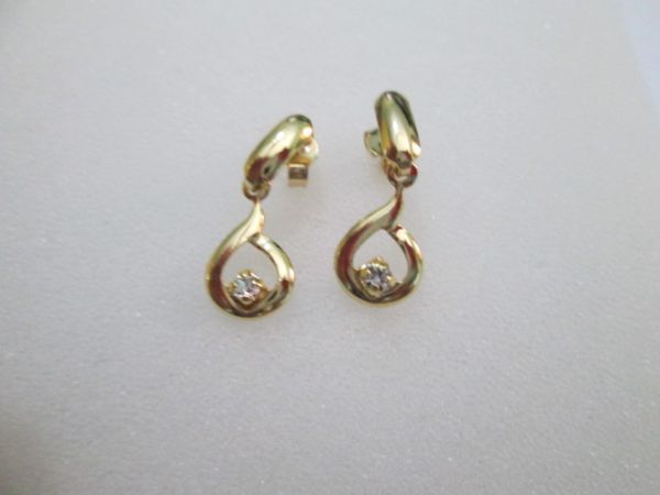 Brinco Folheado a Ouro Gota