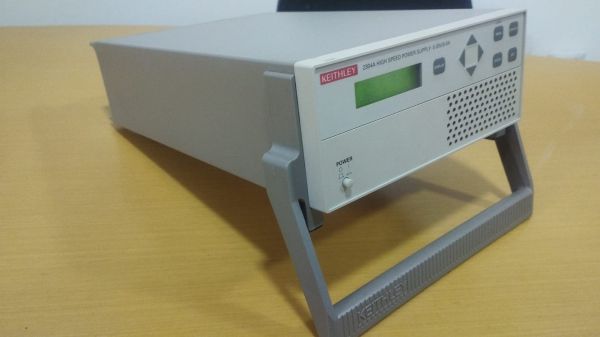 FONTE DE ALIMENTAÇÃO DIGITAL KEITHLEY 2304A COM ALÇA