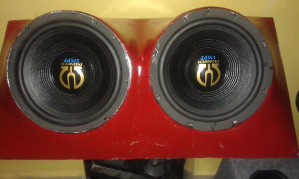 caixa de som de fibra automotiva