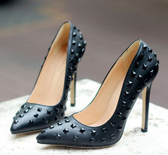 Trendy Sólido Preto PU Bombas Código do produto 79X0465-3506