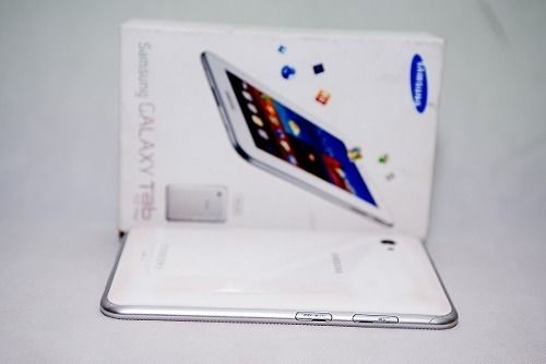 Samsung 7 pol faz uma chamada de telefone Tablet